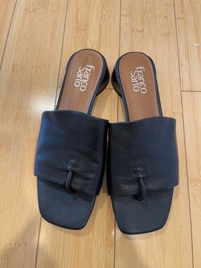 Women Franco Sarto Loran Stacked Heel Black Leather Slide  Sandals Toe Loop 7.5
